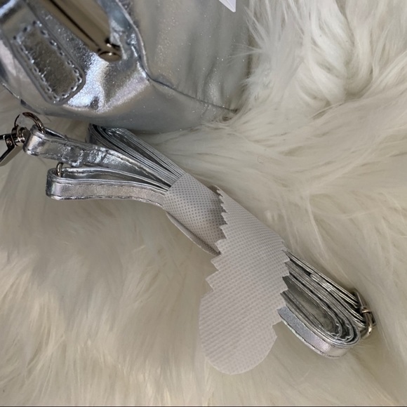 ⚡️SALE⚡️Urban Outfitters Silver Pocket Purse - Picture 5 of 7